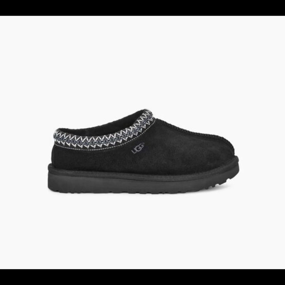 **SOLD BRAND NWT W Black Ugg Tazman**❤️